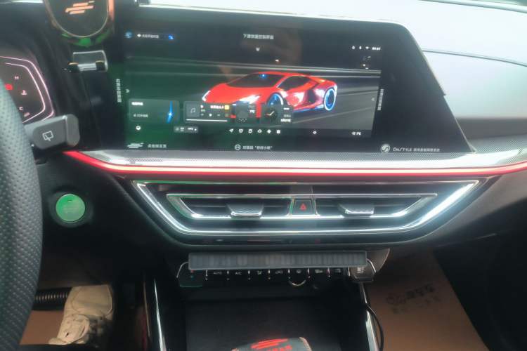 Used CHANGAN OSHAN X5 2021 1.5T DCT Prestige Edition Audio And AC Panel