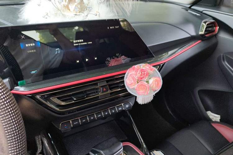 Used CHANGAN OSHAN X5 2021 1.5T DCT Luxury Edition Audio And AC Panel