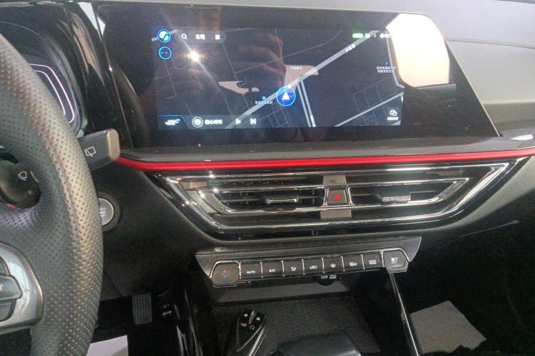 Used CHANGAN OSHAN X5 2021 1.5T DCT Prestige Edition Audio And AC Panel