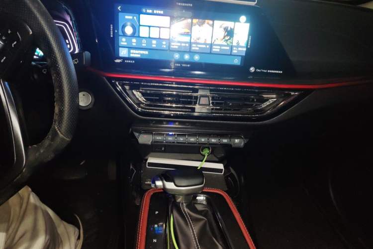 Used CHANGAN OSHAN X5 2021 1.5T DCT Flagship Edition Audio And AC Panel