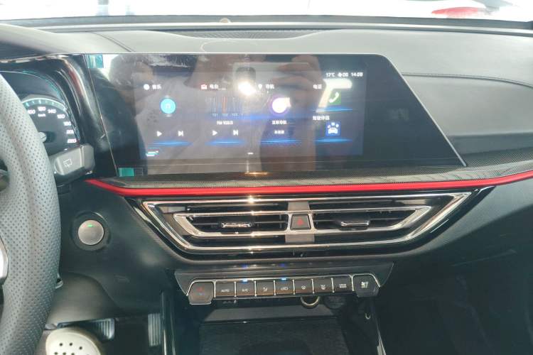 Used CHANGAN OSHAN X5 2021 Revised Version 1.5T DCT Luxury Edition Audio And AC Panel