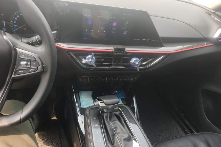 Used CHANGAN OSHAN X5 2021 1.6L CVT Luxury Version Audio And AC Panel