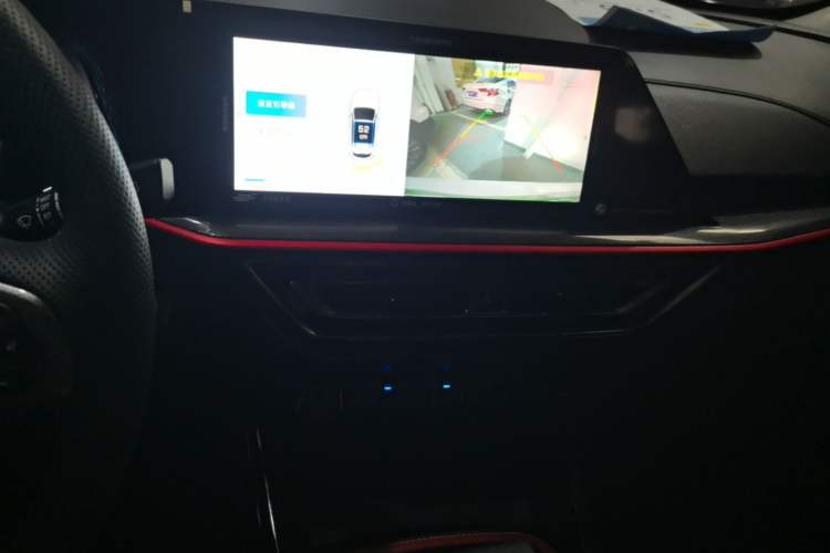Used CHANGAN OSHAN X5 2021 1.5T DCT Prestige Edition Audio And AC Panel