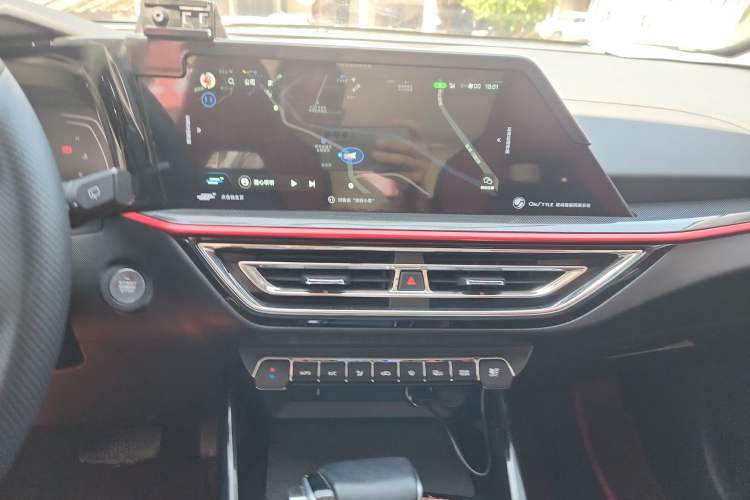 Used CHANGAN OSHAN X5 2021 1.5T DCT Prestige Edition Audio And AC Panel