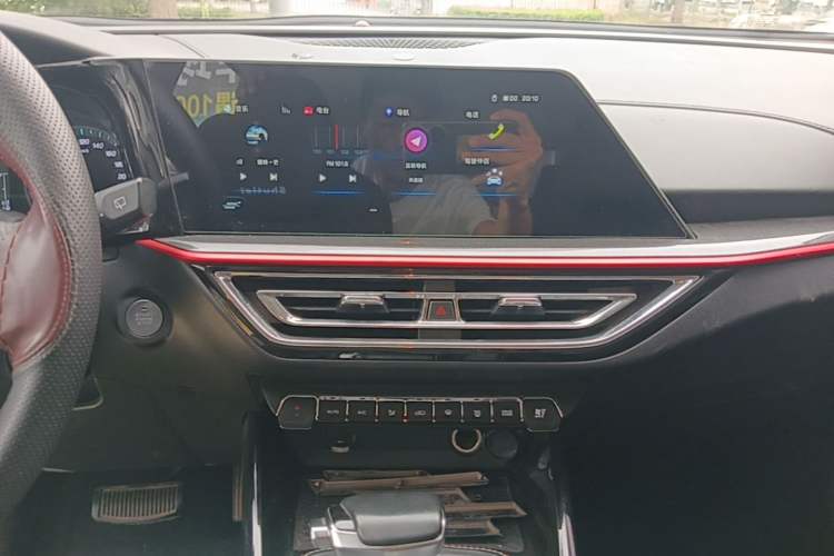 Used CHANGAN OSHAN X5 2021 Revised Version 1.5T DCT Luxury Edition Audio And AC Panel