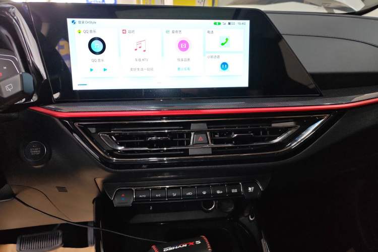 Used CHANGAN OSHAN X5 2021 1.5T DCT Prestige Edition Audio And AC Panel