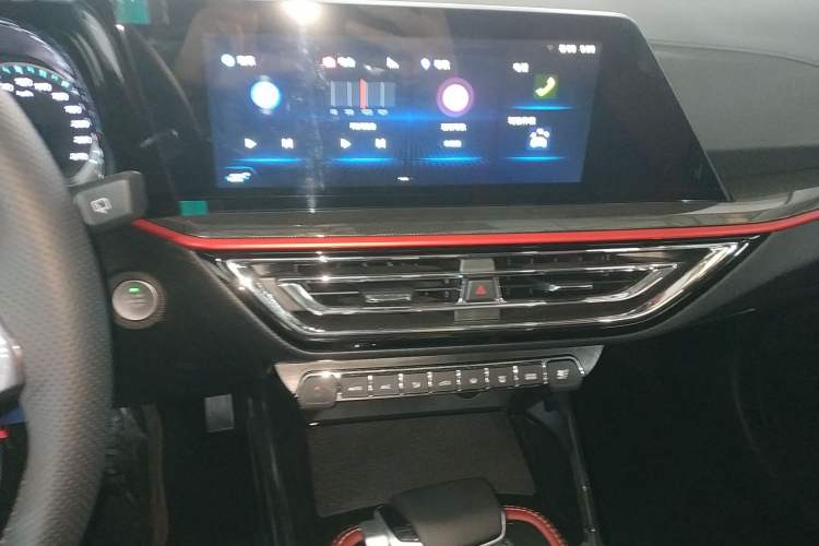 Used CHANGAN OSHAN X5 2021 Revised Version 1.5T DCT Luxury Edition Audio And AC Panel
