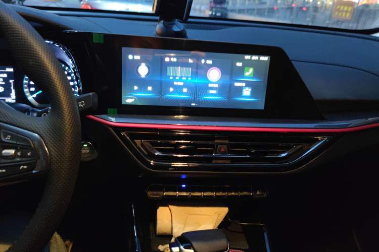 Used CHANGAN OSHAN X5 2021 1.5T DCT Luxury Edition Audio And AC Panel