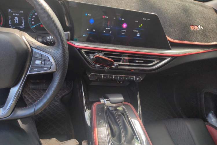 Used CHANGAN OSHAN X5 2021 Revised Version 1.5T DCT Luxury Edition Audio And AC Panel