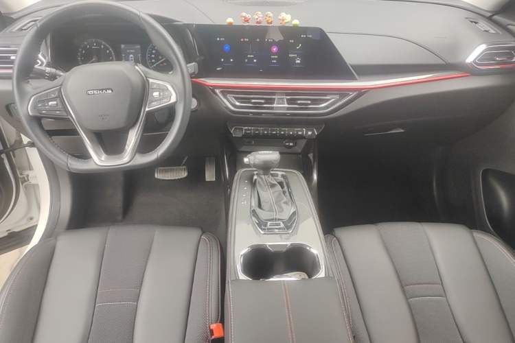Used CHANGAN OSHAN X5 2021 Revised Version 1.5T DCT Luxury Edition Center Console