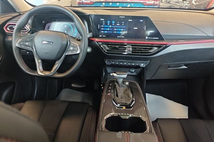 Used CHANGAN OSHAN X5 2021 1.6L CVT Luxury Model Center Console