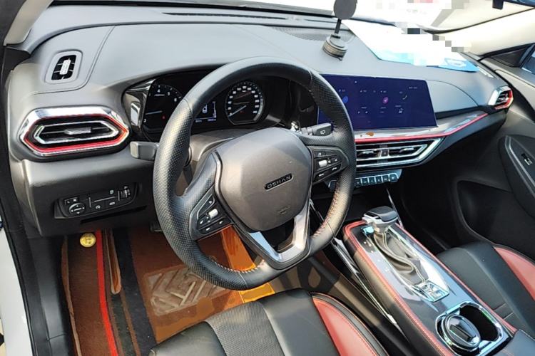 Used CHANGAN OSHAN X5 2021 Revised Version 1.5T DCT Luxury Edition Center Console