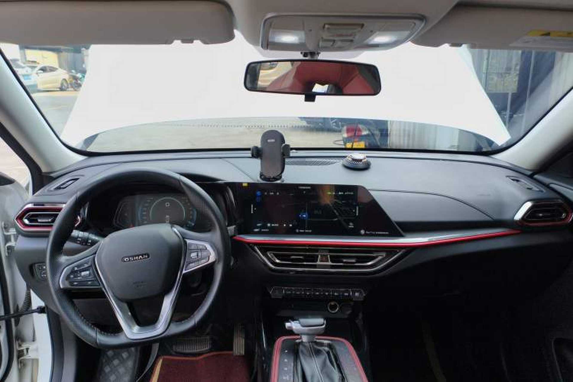 Used CHANGAN OSHAN X5 2021 1.5T DCT Flagship Edition Center Console