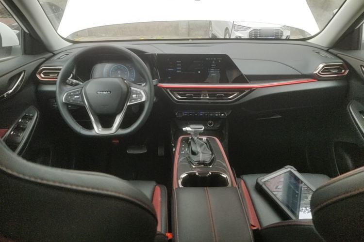 Used CHANGAN OSHAN X5 2021 1.5T DCT Flagship Edition Center Console