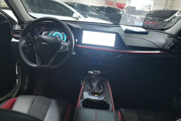 Used CHANGAN OSHAN X5 2021 1.5T DCT Prestige Edition Center Console