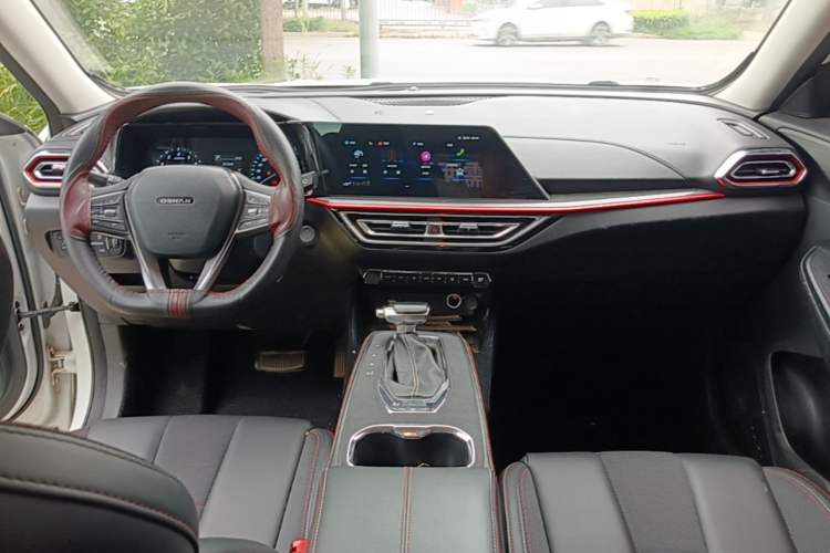 Used CHANGAN OSHAN X5 2021 Revised Version 1.5T DCT Luxury Edition Center Console