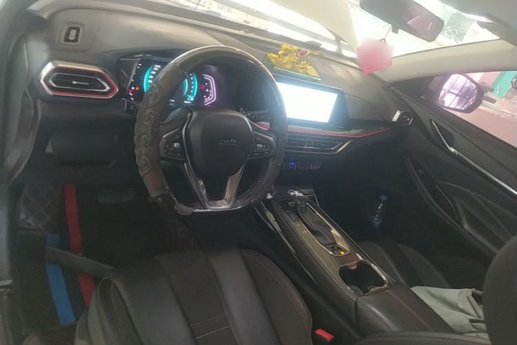 Used CHANGAN OSHAN X5 2021 1.6L CVT Luxury Model Center Console