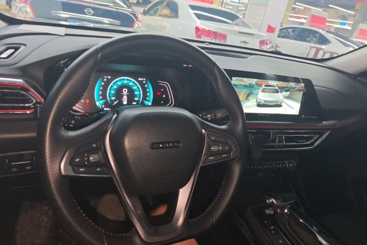 Used CHANGAN OSHAN X5 2021 1.5T DCT Prestige Edition Center Console