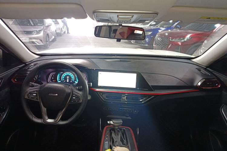 Used CHANGAN OSHAN X5 2021 1.5T DCT Prestige Edition Center Console