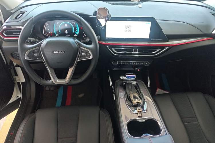 Used CHANGAN OSHAN X5 2021 1.6L CVT Luxury Model Center Console