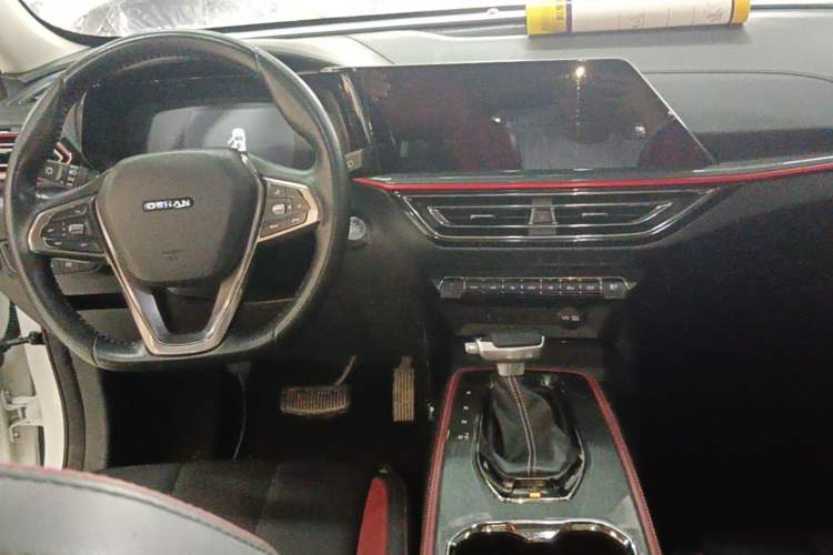 Used CHANGAN OSHAN X5 2021 1.5T DCT Prestige Edition Center Console