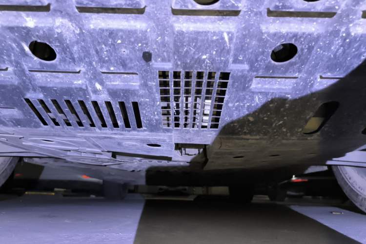 Used CHANGAN OSHAN X5 2021 1.5T DCT Flagship Edition Chassis Front