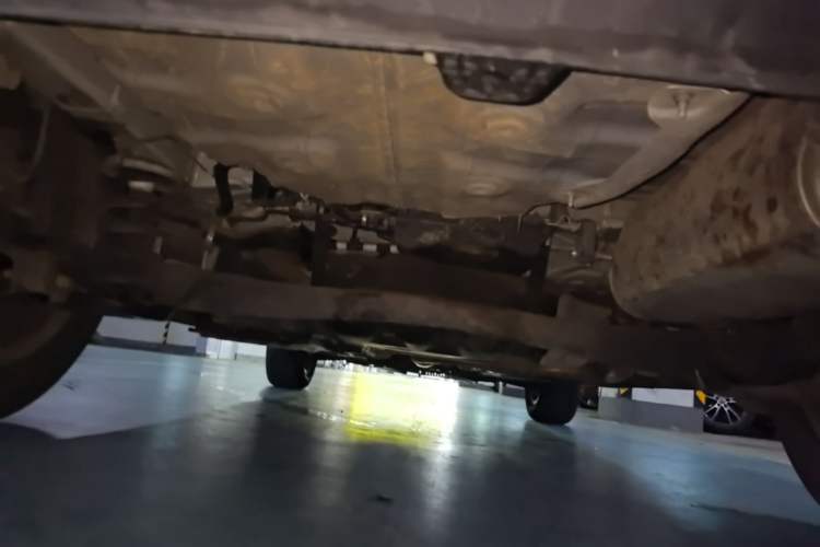 Used CHANGAN OSHAN X5 2021 Revised Version 1.6L Manual Luxury Edition Chassis Rear