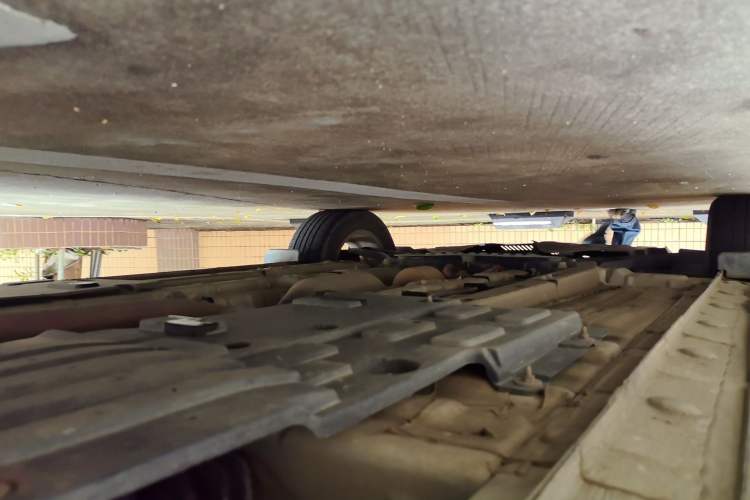 Used CHANGAN OSHAN X5 2021 1.6L CVT Luxury Version Chassis Rear Left