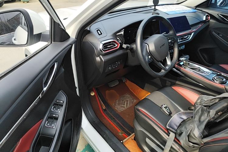 Used CHANGAN OSHAN X5 2021 Revised Version 1.5T DCT Luxury Edition Driver Seat