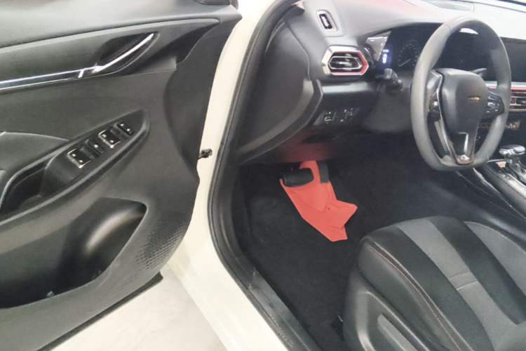 Used CHANGAN OSHAN X5 2021 1.6L CVT Luxury Version Driver Seat