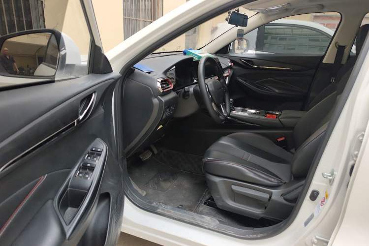 Used CHANGAN OSHAN X5 2021 1.5T DCT Prestige Edition Driver Seat