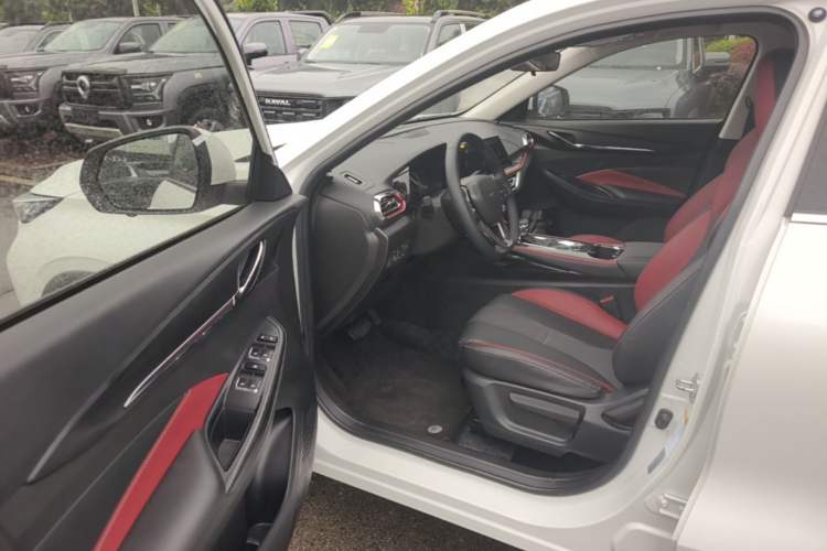 Used CHANGAN OSHAN X5 2021 1.5T DCT Prestige Edition Driver Seat
