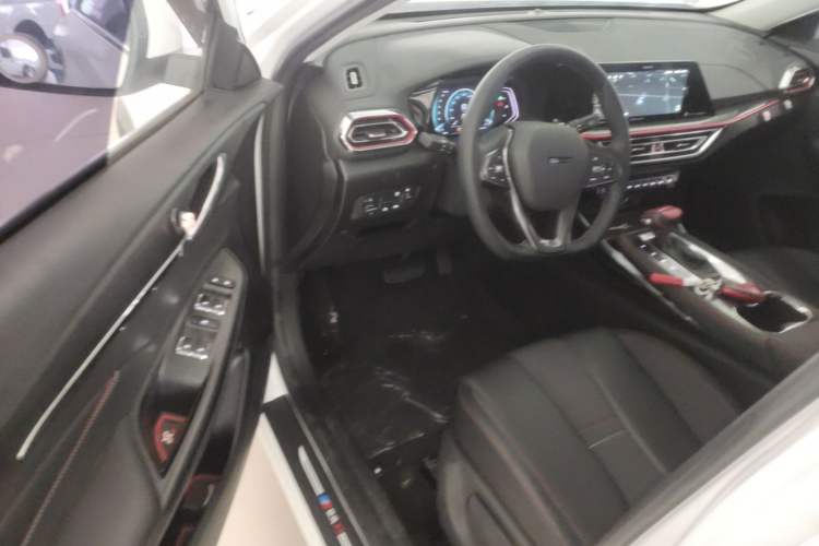 Used CHANGAN OSHAN X5 2021 1.5T DCT Prestige Edition Driver Seat