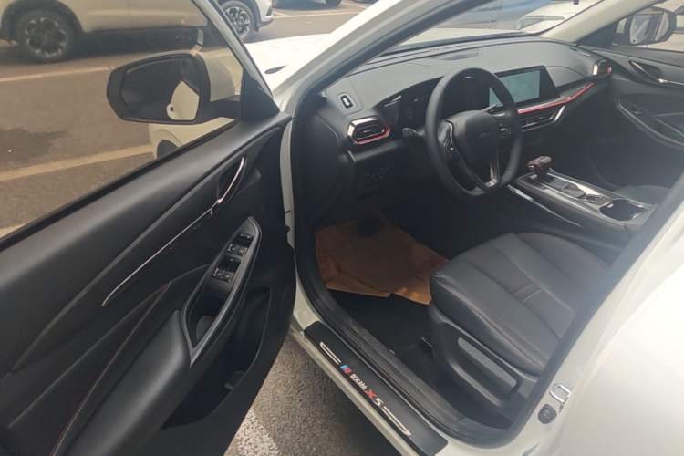 Used CHANGAN OSHAN X5 2021 1.5T DCT Prestige Edition Driver Seat