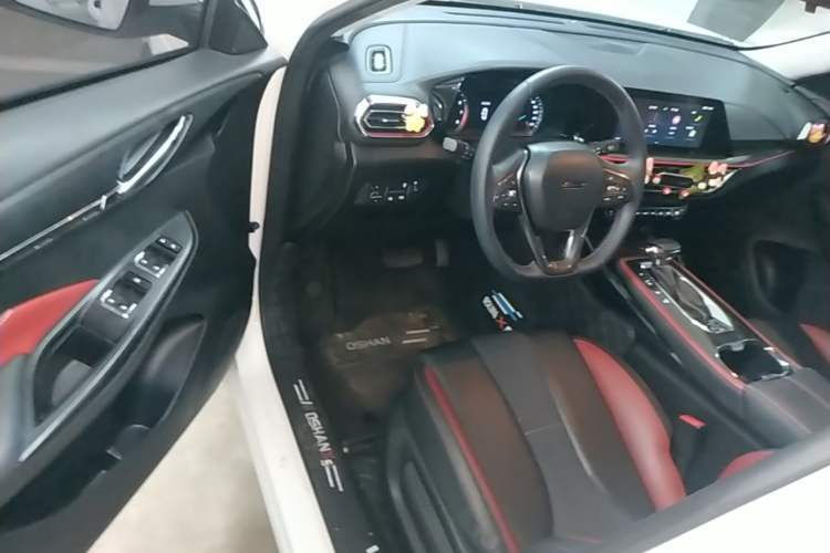 Used CHANGAN OSHAN X5 2021 Revised Version 1.5T DCT Luxury Edition Driver Seat