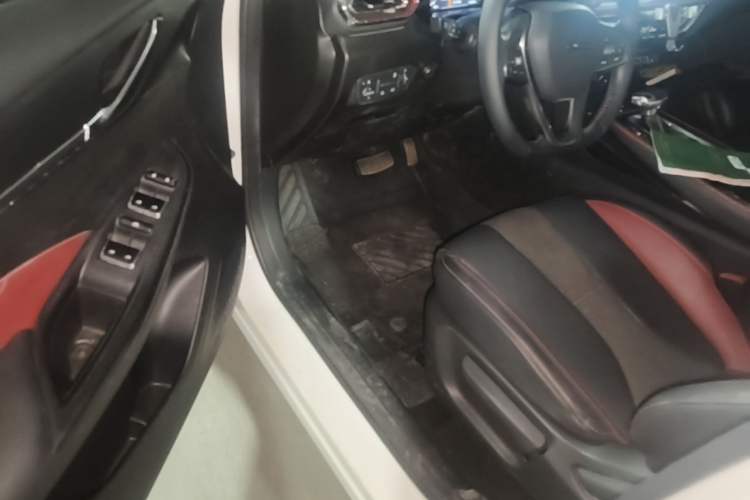 Used CHANGAN OSHAN X5 2021 1.5T DCT Prestige Edition Driver Seat