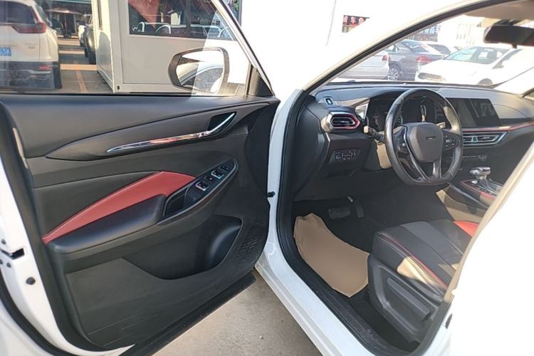 Used CHANGAN OSHAN X5 2021 Revised Version 1.5T DCT Luxury Edition Driver Seat