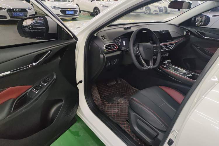 Used CHANGAN OSHAN X5 2021 1.5T DCT Prestige Edition Driver Seat