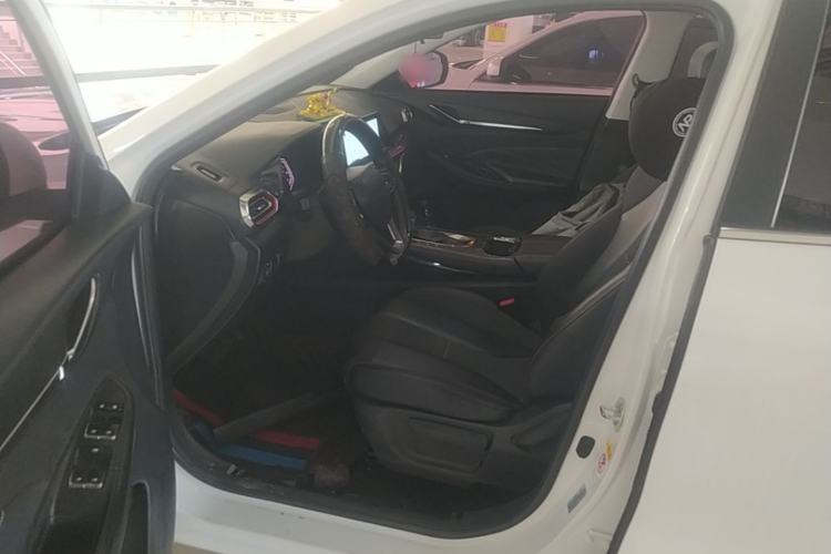 Used CHANGAN OSHAN X5 2021 1.6L CVT Luxury Model Driver Seat