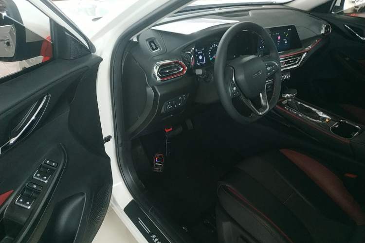 Used CHANGAN OSHAN X5 2021 Revised Version 1.5T DCT Luxury Edition Driver Seat
