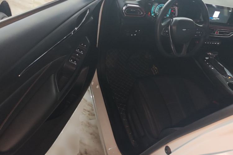 Used CHANGAN OSHAN X5 2021 1.5T DCT Prestige Edition Driver Seat