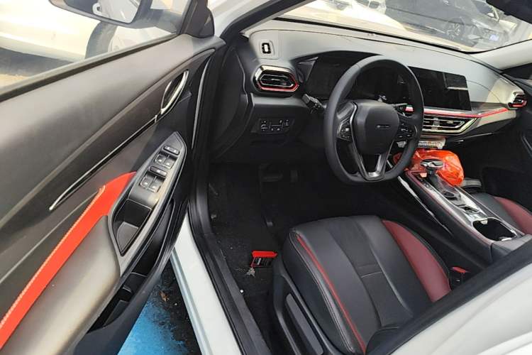 Used CHANGAN OSHAN X5 2021 1.5T DCT Prestige Edition Driver Seat