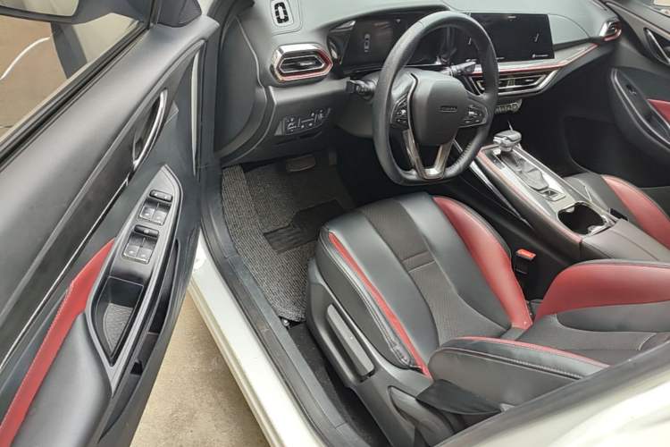 Used CHANGAN OSHAN X5 2021 1.5T DCT Prestige Edition Driver Seat