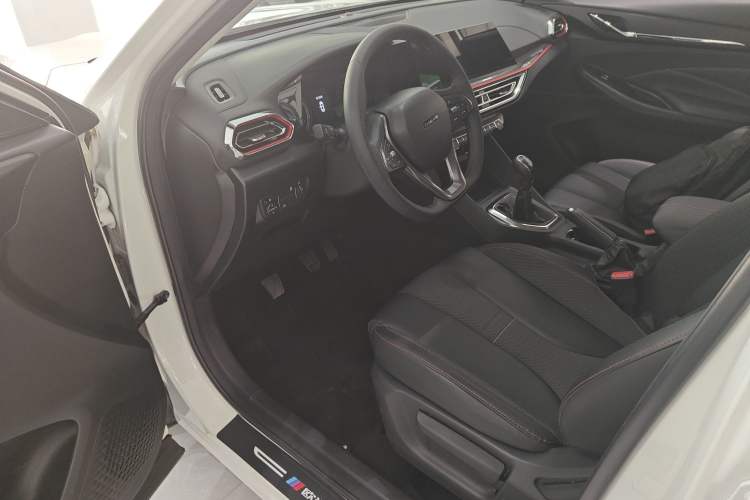 Used CHANGAN OSHAN X5 2021 Revised Version 1.6L Manual Luxury Edition Driver Seat