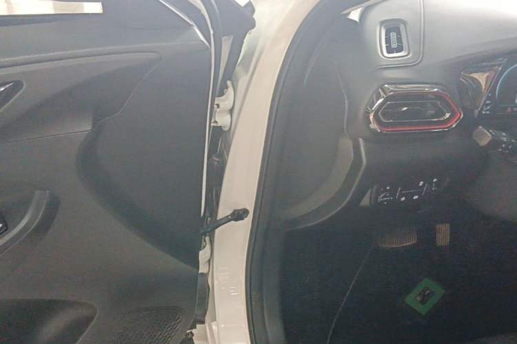 Used CHANGAN OSHAN X5 2021 1.5T DCT Prestige Edition Driver Seat
