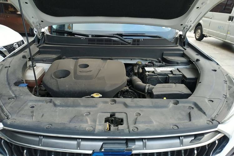 Used CHANGAN OSHAN X5 2021 1.6L CVT Comfort Model Engine Bay