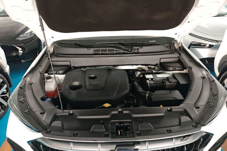 Used CHANGAN OSHAN X5 2021 1.6L CVT Luxury Model Engine Bay