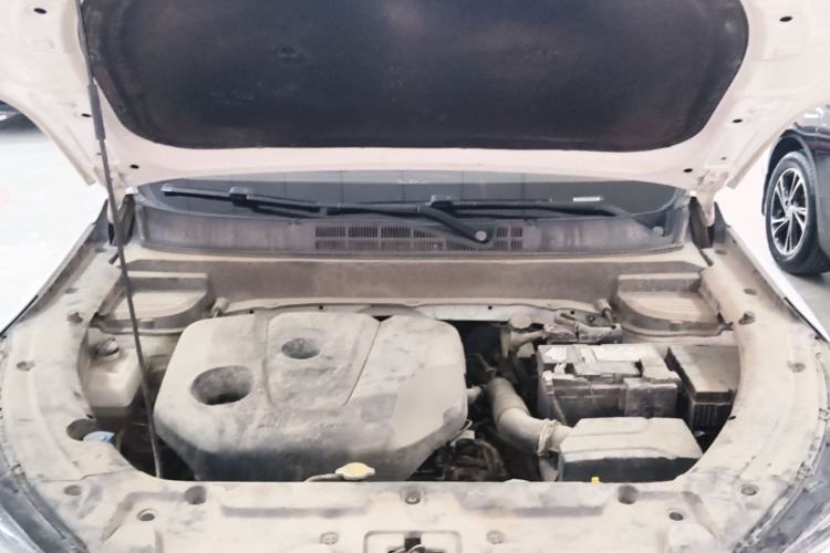 Used CHANGAN OSHAN X5 2021 1.6L CVT Luxury Version Engine Bay