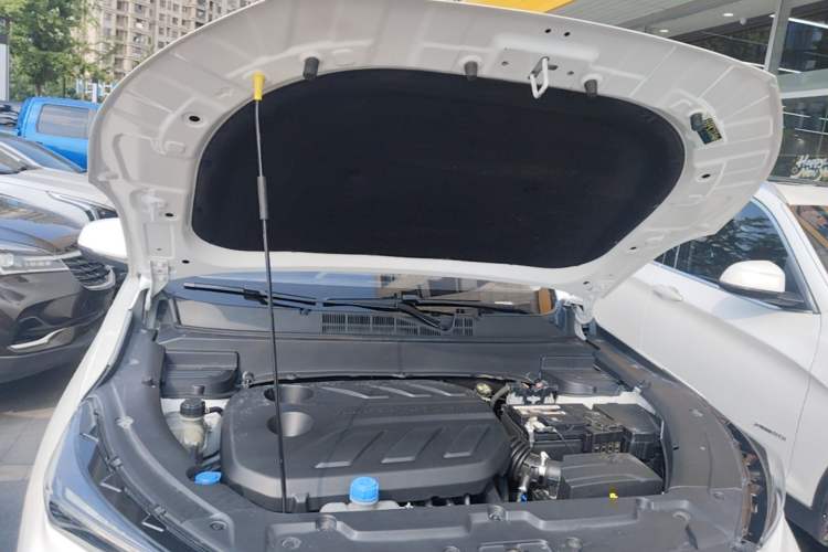 Used CHANGAN OSHAN X5 2021 1.5T DCT Flagship Edition Engine Bay