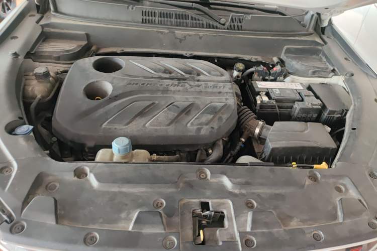 Used CHANGAN OSHAN X5 2021 1.5T DCT Luxury Edition Engine Bay